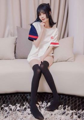 偷偷操不一样的99_字幕高清版在线观看