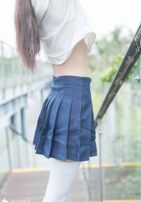 他疯狂地嗦我奶头好舒服_BD国语免费观看超清