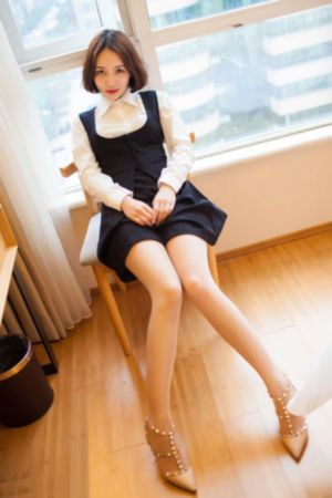 老女人擦她毛茸茸的阴户_HD超清在线观看