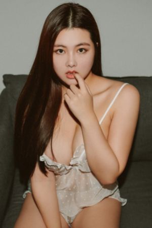 两个男人扒开花唇轻咬小核_在线视频免费观看
